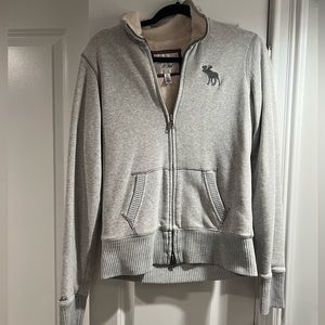 Abercrombie fur lined zip up. Size XL. Great condition.